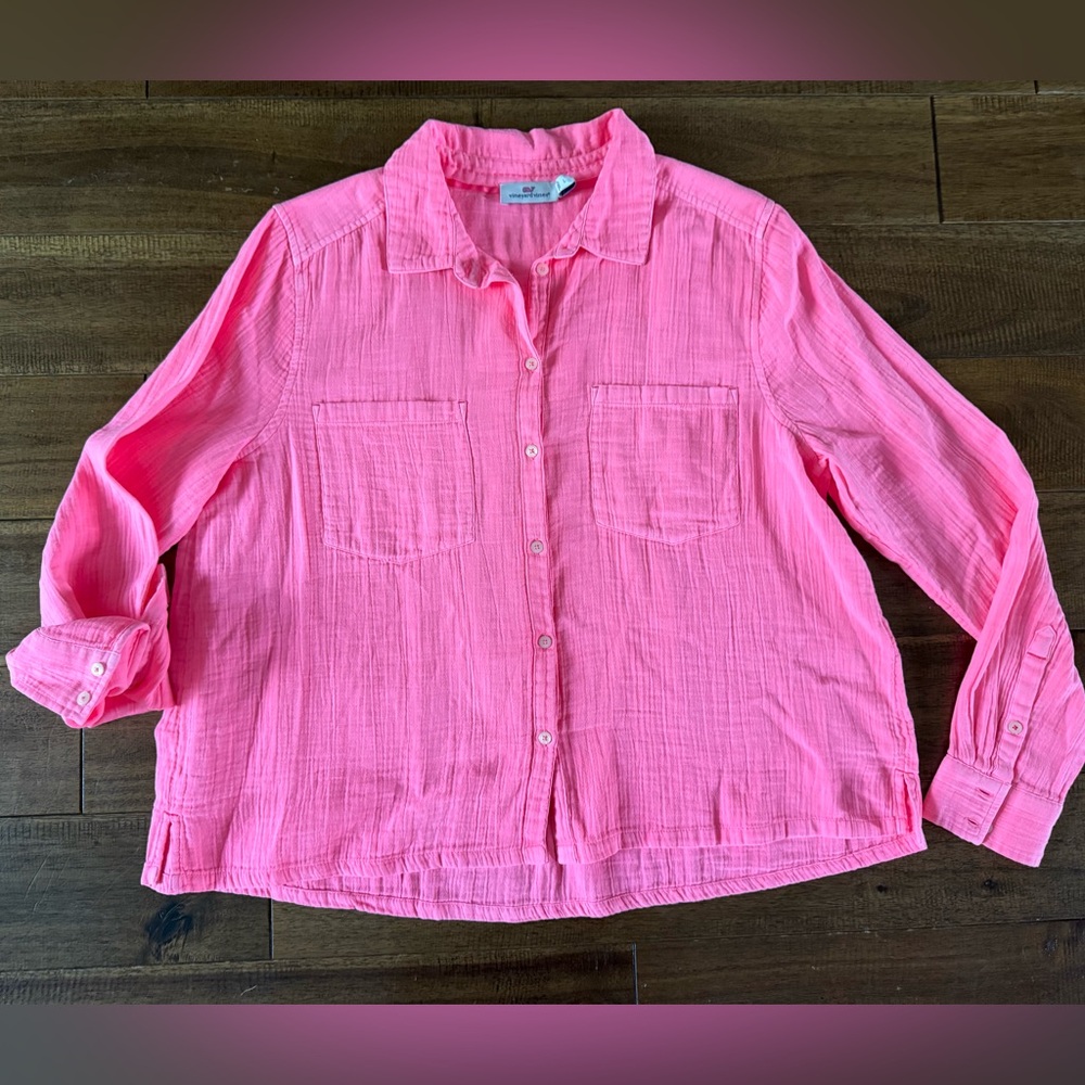 Vineyard Vines button down women’s Large